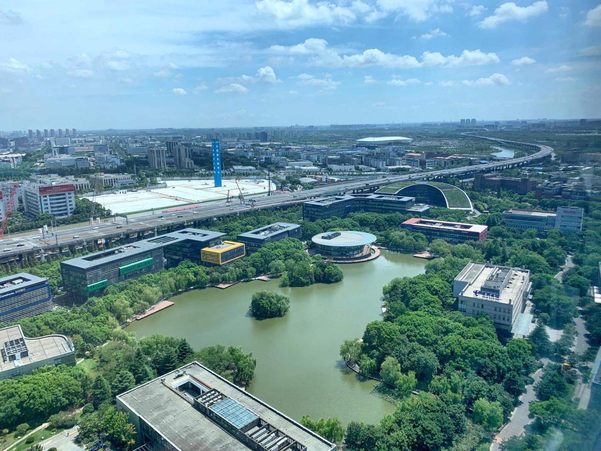 Shanghai Marriott Hotel Pudong East - Only A 30 Minute Drive From Disney Zewnętrze zdjęcie