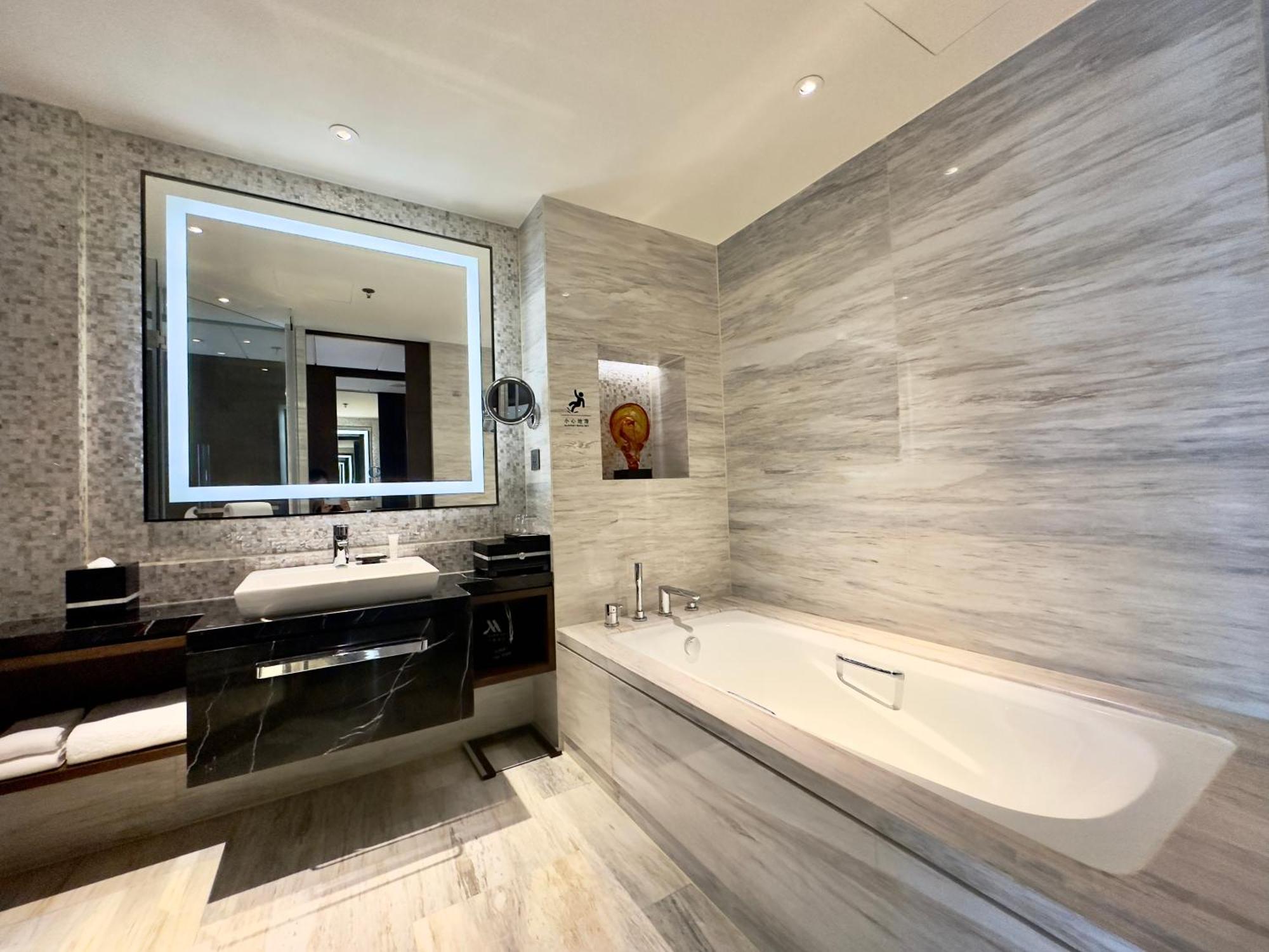 Shanghai Marriott Hotel Pudong East - Only A 30 Minute Drive From Disney Zewnętrze zdjęcie